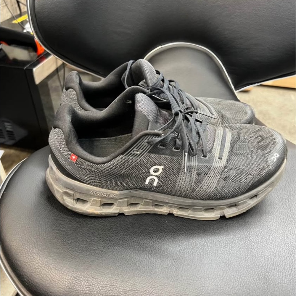 On cloud Running Men's Black Running Shoes